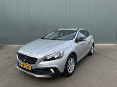 Volvo V40 Cross Country - 1.6 D2 Momentum TREKHAAK | ONDERHOUDSBOEKJE