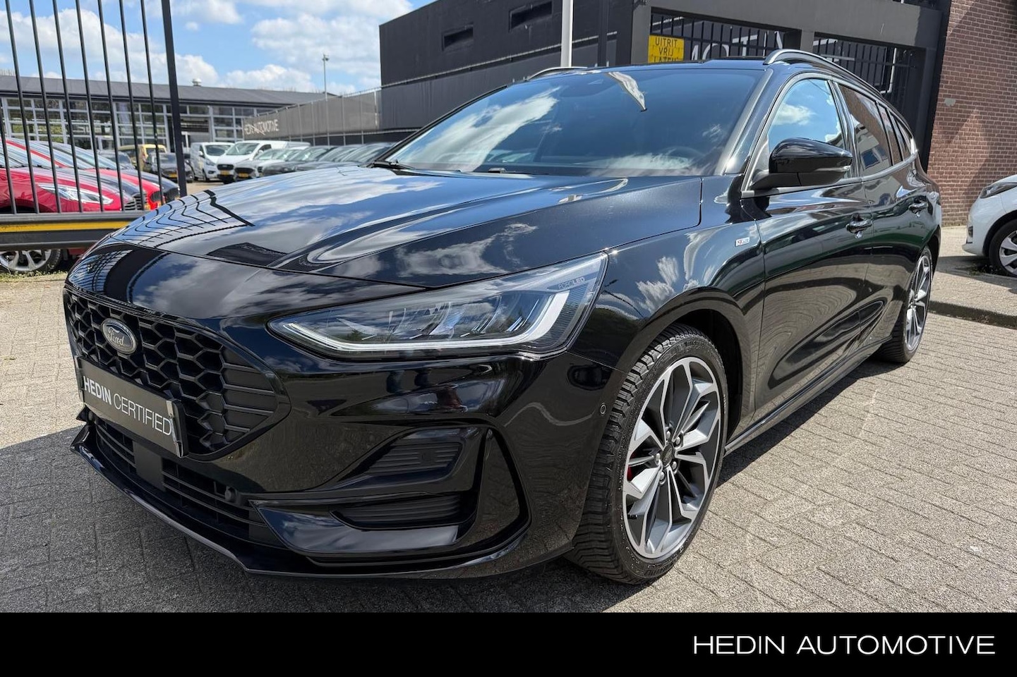 Ford Focus Wagon - 1.0 EcoBoost Hybrid ST Line X | Trekhaak | Winter Pack | Driver Assistance Pack | 18 inch - AutoWereld.nl