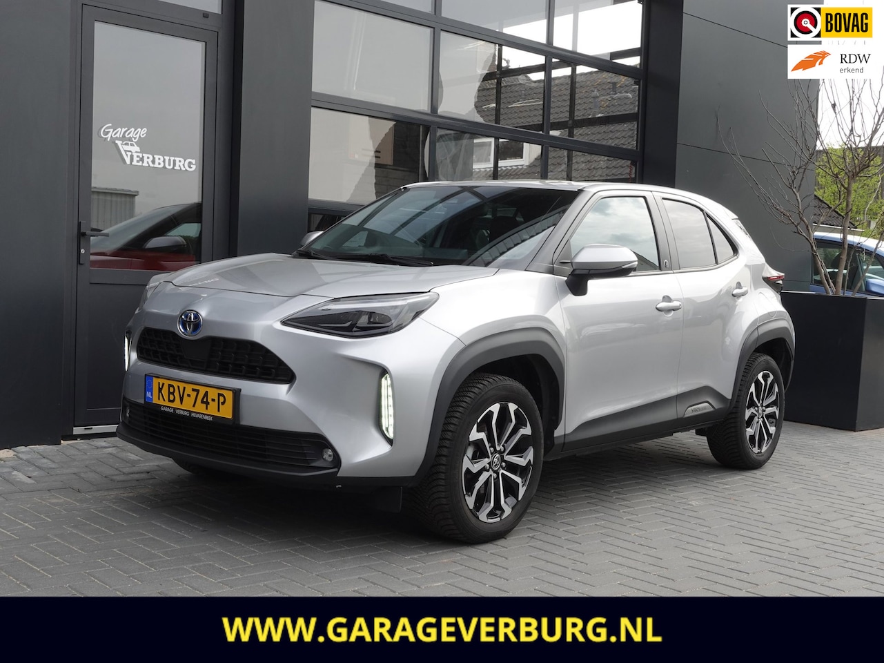 Toyota Yaris Cross - 1.5 Hybrid Business Plus (Navigatie,Keyless,Camera,AdaptiveCruise,Stoel/stuurverwarming) - AutoWereld.nl