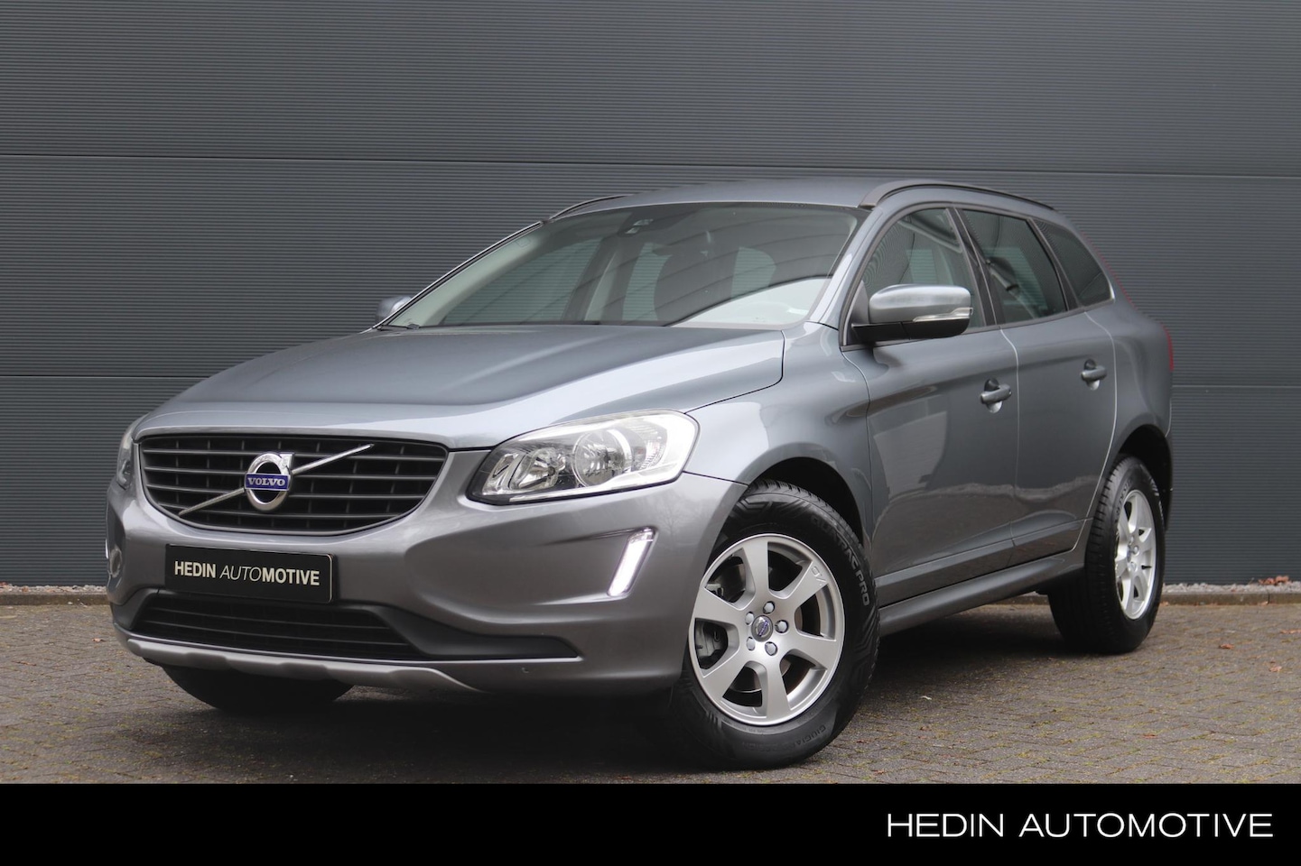 Volvo XC60 - 2.0 D3 FWD Polar+ | Navigatie | Bluetooth | Airco | Cruise Control - AutoWereld.nl