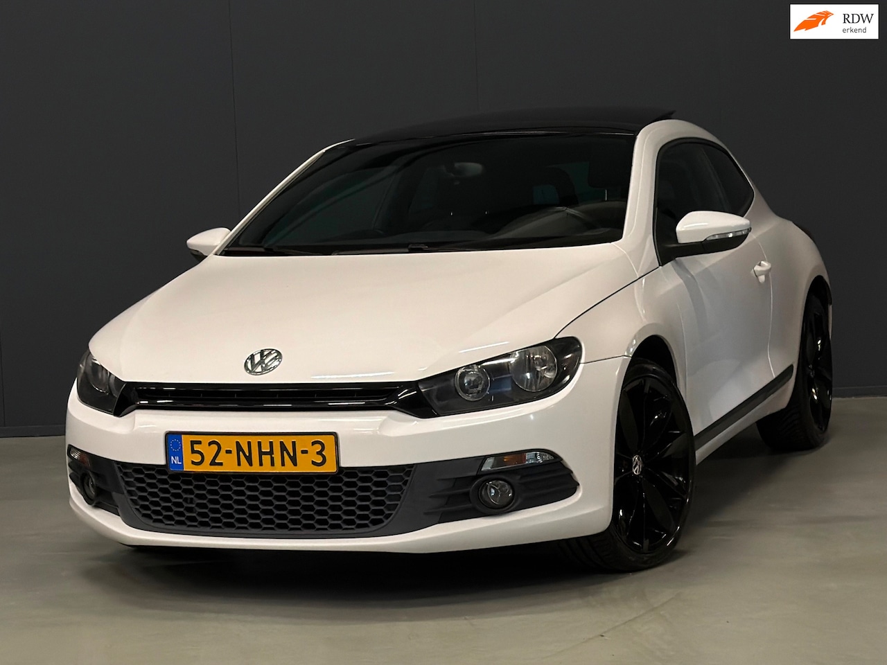 Volkswagen Scirocco - 1.4 TSI Highline Plus AUTOMAAT PANO/LEDER/CRUISE | KEURIGE AUTO ! - AutoWereld.nl