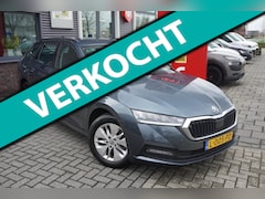 Skoda Octavia Combi - 1.0 e-TSI Business Edition / Carplay / Cruise control / Trekhaak