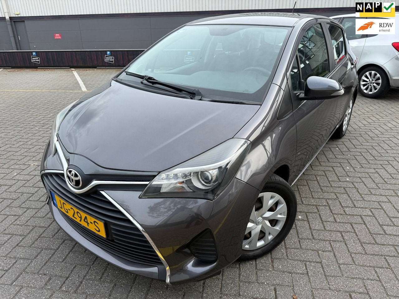 Toyota Yaris - 1.3 VVT-i Aspiration*CRUISE*CAMERA*NEW APK*NAP*NAVI - AutoWereld.nl
