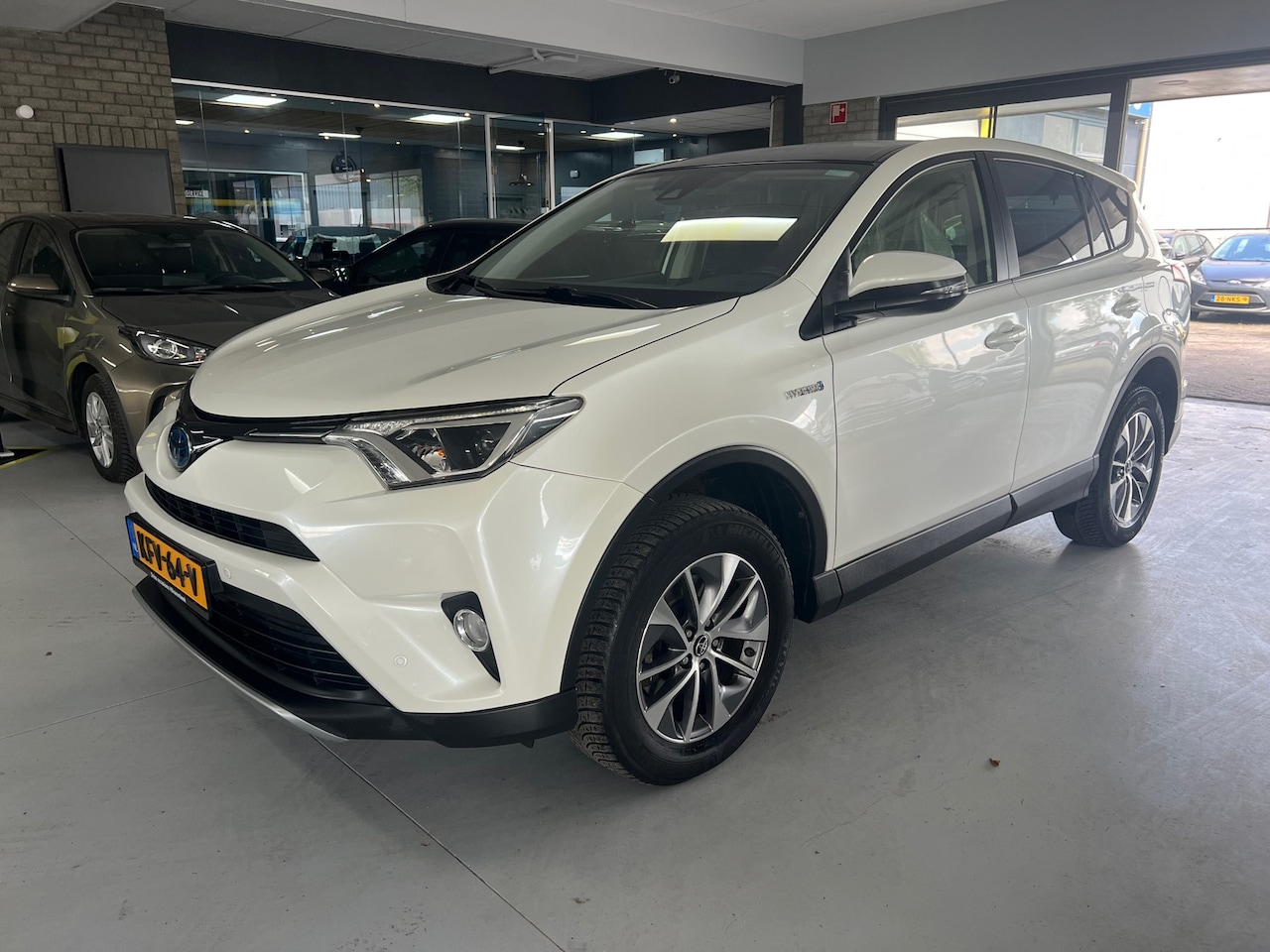 Toyota RAV4 - 2.5 Hybrid Dynamic 2.5 Hybrid Dynamic - AutoWereld.nl