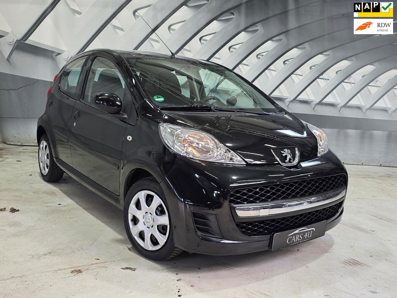 Peugeot 107 - 1.0-12V Millesim 200 airco5D - AutoWereld.nl