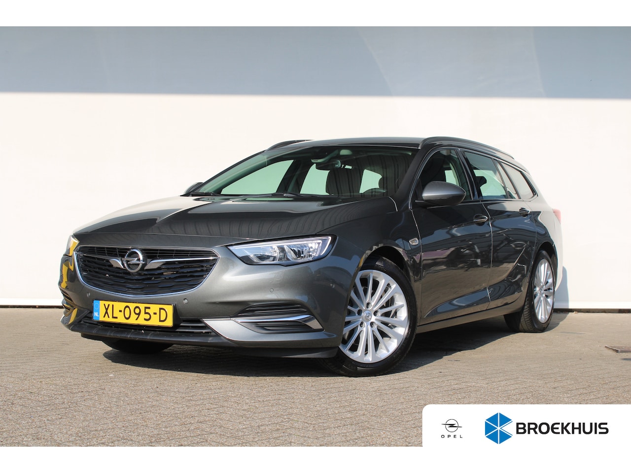 Opel Insignia Sports Tourer - 1.6 Turbo Business Executive | Trekhaak | Navigatie | Keyless entry | Achteruitrijcamera | - AutoWereld.nl