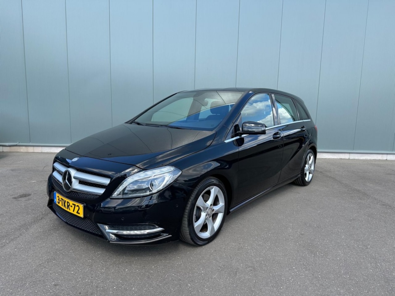 Mercedes-Benz B-klasse - 180 Prestige NAVI | STOELVERWARMING | HALF LEDER ! - AutoWereld.nl