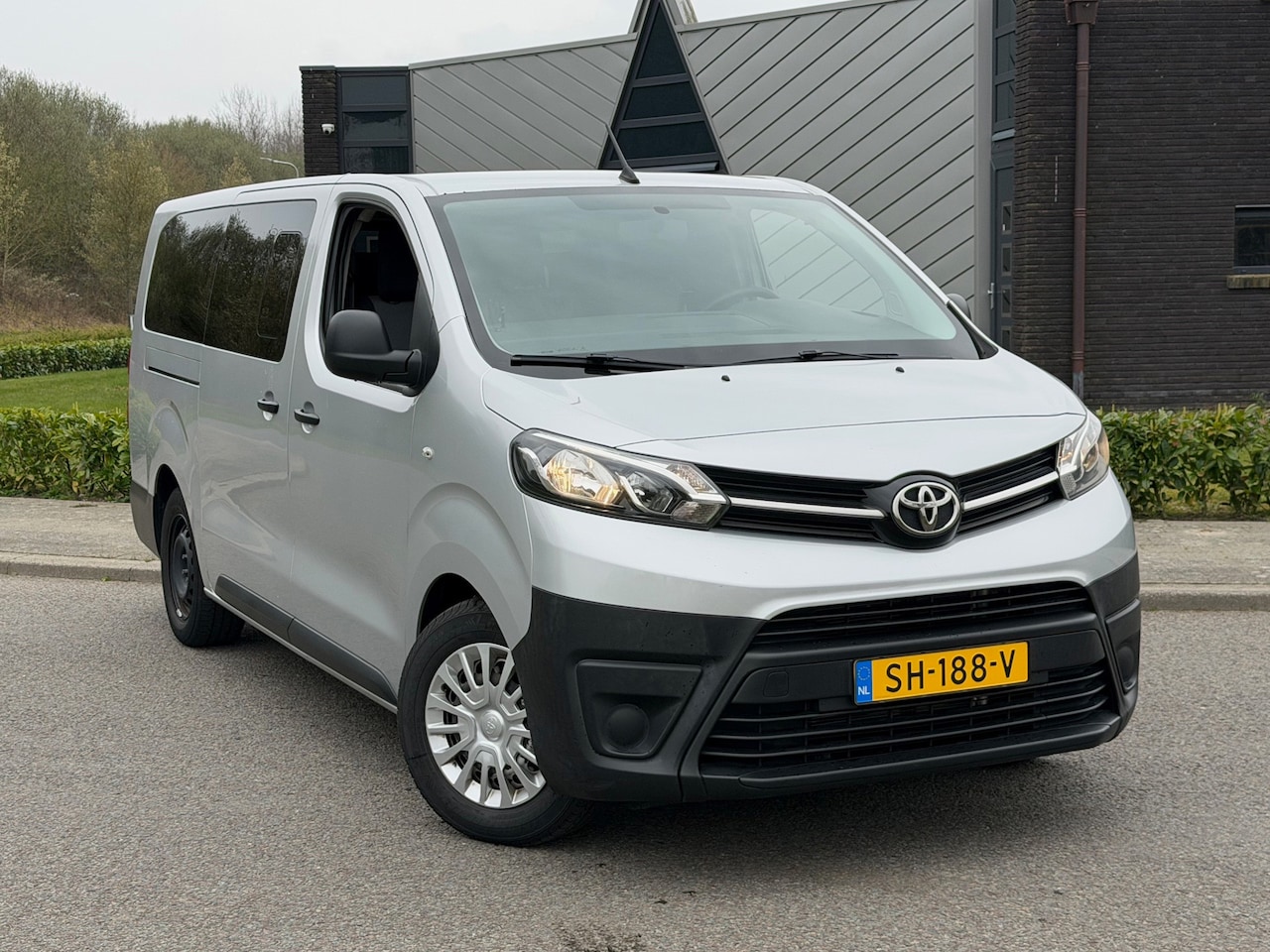 Toyota ProAce Shuttle - 1.6 D-4D Cool Comfort Long 9 persoons | pano | Airco | Cruise | Radio | - AutoWereld.nl