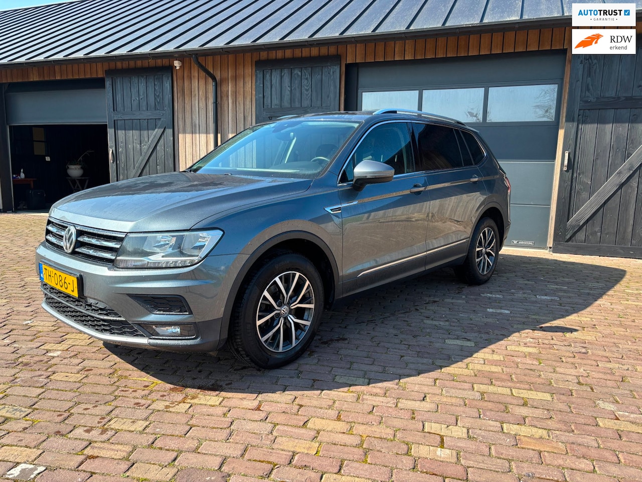 Volkswagen Tiguan Allspace - 1.4 TSI Comfortline Business.Nl AUTO ,CAMERA ,CARPLAY,ZEER NETJES. - AutoWereld.nl