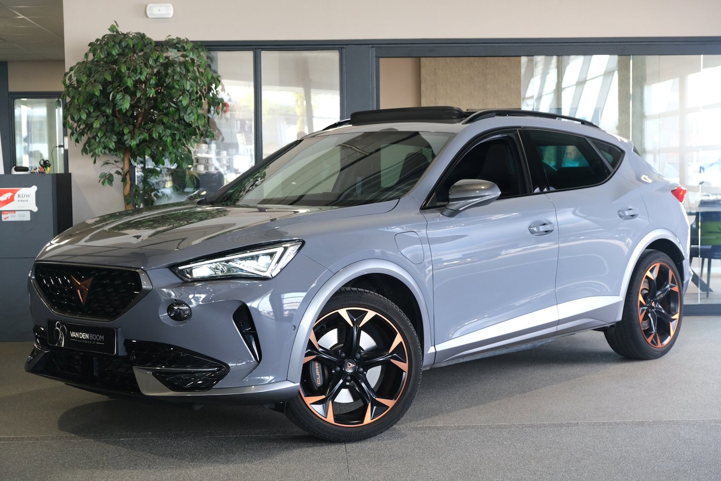 CUPRA Formentor - 1.4 e-Hybrid VZ Copper 245PK Pano Led Cam Navi ACC - AutoWereld.nl