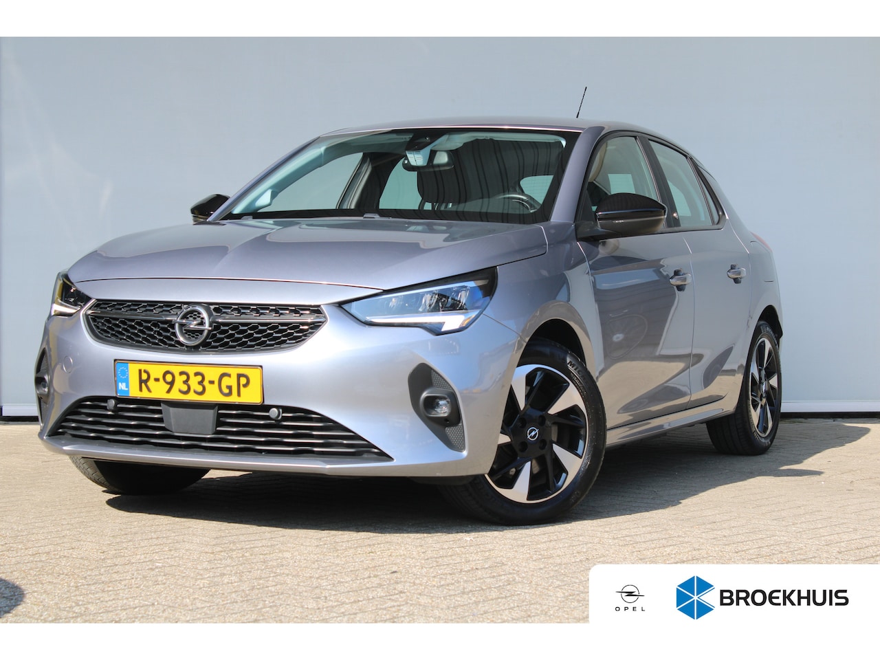 Opel Corsa-e - Elegance 50 kWh | Achteruitrijcamera | Cruise control | Climate control | Keyless start | - AutoWereld.nl