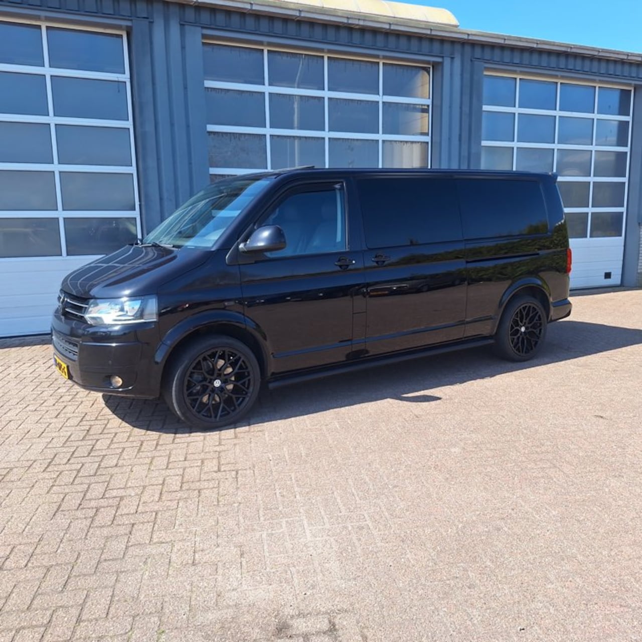 Volkswagen Transporter - 2.0 TDI L2H1 4Motion DC Highline 2.0 TDI L2H1 4Motion DC Highline - AutoWereld.nl