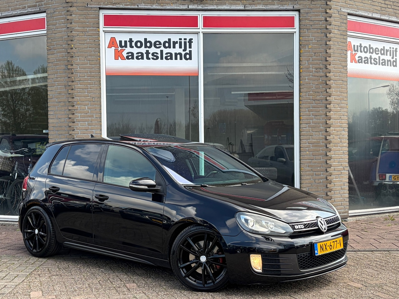 Volkswagen Golf - 2.0 GTD DSG 5 Drs - Dynaudio - Open dak - Keyless - Vol opties - 2010 - AutoWereld.nl