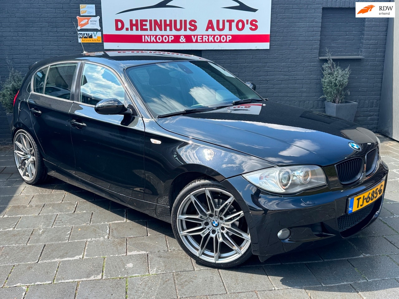 BMW 1-serie - 116i M PAKKET SPORT. APK NIEUW - AutoWereld.nl