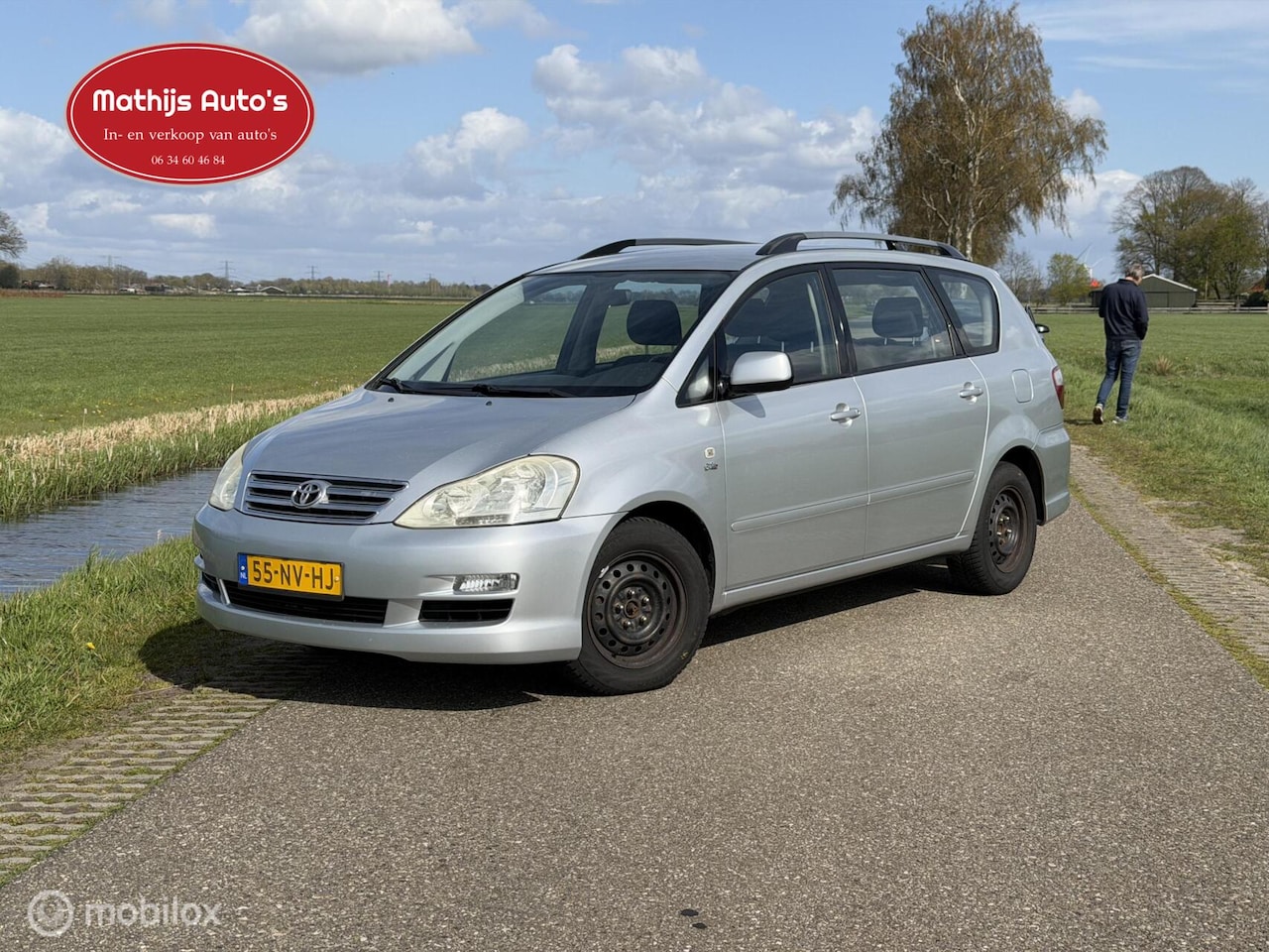 Toyota Avensis Verso - 2.0 D-4D Executive 7 persoons! - AutoWereld.nl