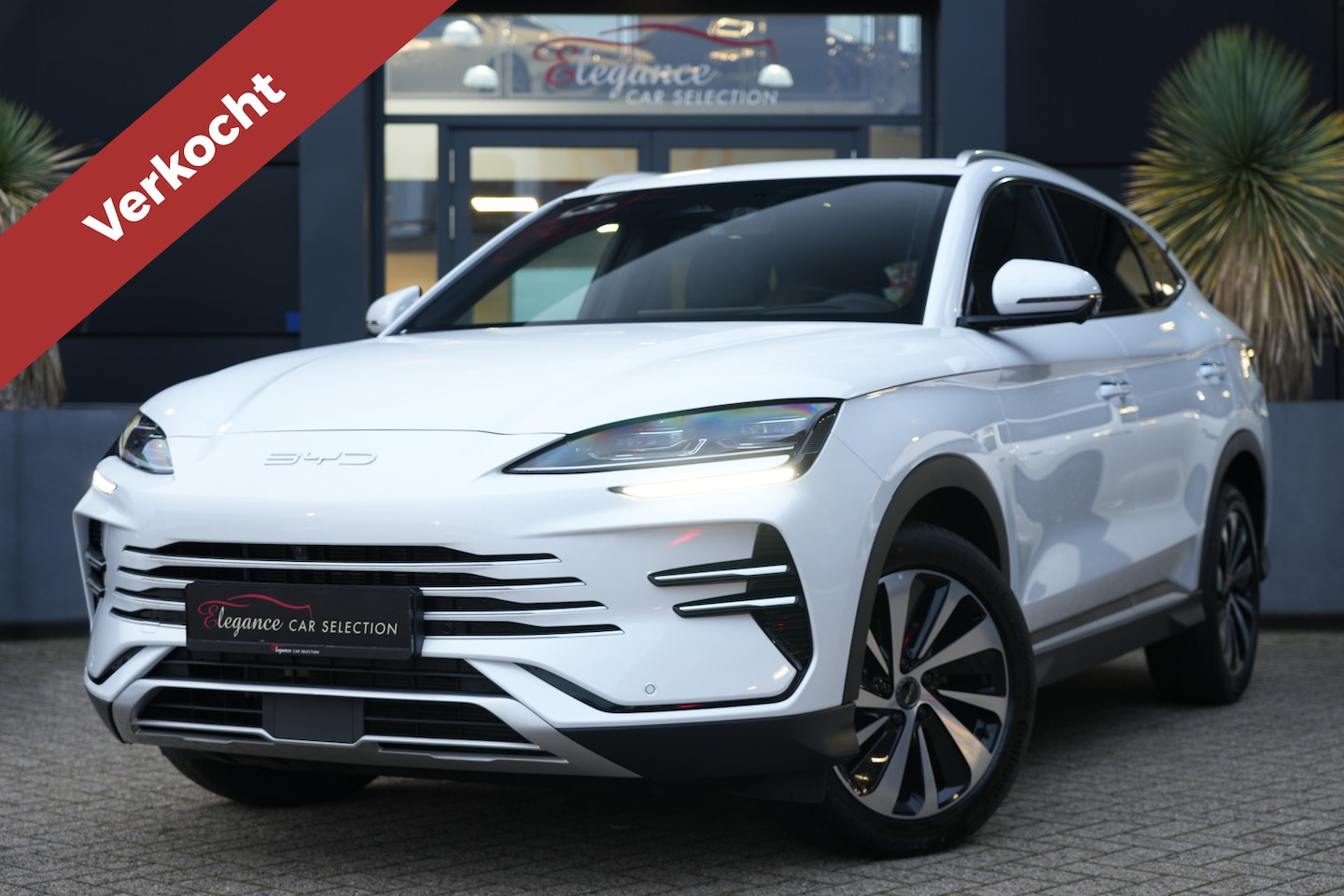 BYD Seal U - 1.5 DM-i FWD Comfort Long Range 218pk Panoramdak/Stoelverwarming/360Camera - AutoWereld.nl