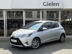 Toyota Yaris - 1.5 Hybrid Dynamic | Navigatie, Lichtmetalen velgen, Privacy Glass, Safety Sense, Cruise c