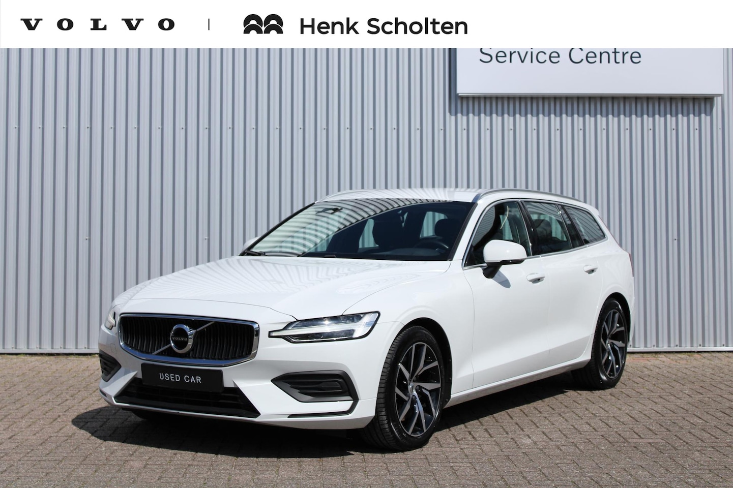 Volvo V60 - 2.0 T5 Momentum | Navigatie | AppleCarplay/Android Auto | Half lederen bekleding | Stoelve - AutoWereld.nl