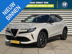 Alfa Romeo Junior - 1.2 Turbo Hybrid Ibrida Speciale Achteruitrijcamera | Adaptive Cruise Controle | Navigatie