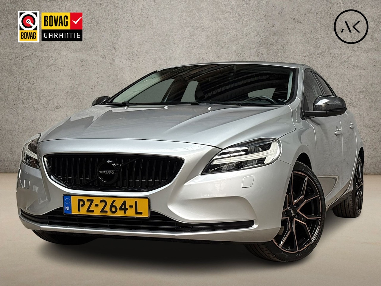 Volvo V40 - 2.0 T2 Nordic+ Sport (VIRTUAL COCKPIT, NAVIGATIE, CLIMATE, LEDER, STOELVERWARMING, SPORTST - AutoWereld.nl