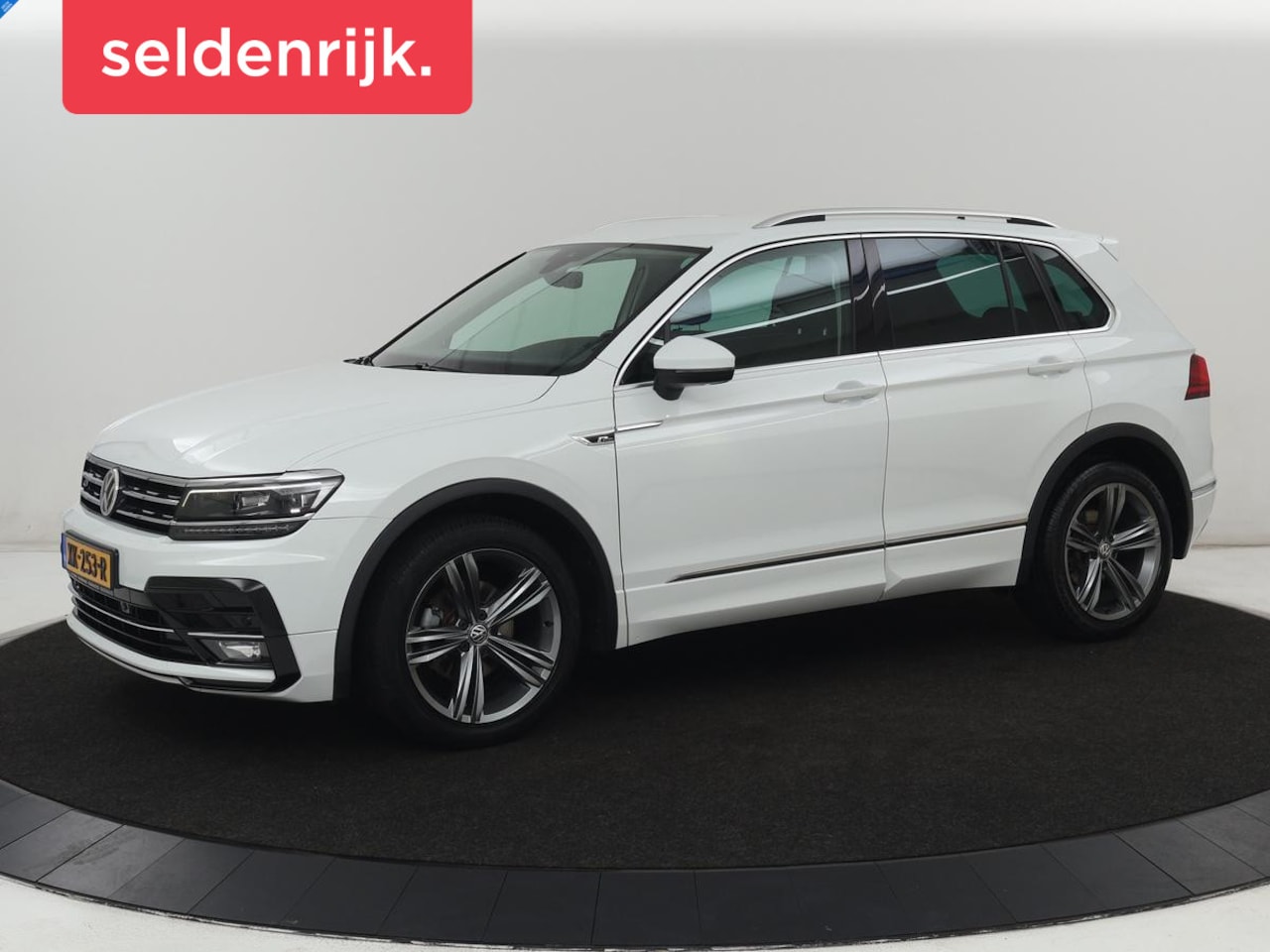 Volkswagen Tiguan - 1.4 TSI R Line | Trekhaak | Stoelverwarming | Camera | Carplay | Adaptive cruise | LED Plu - AutoWereld.nl
