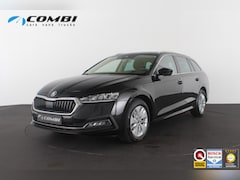 Skoda Octavia Combi - 1.0 e-TSI Business > Trekhaak (zwenkbaar)/Camera/Stoelverwarming