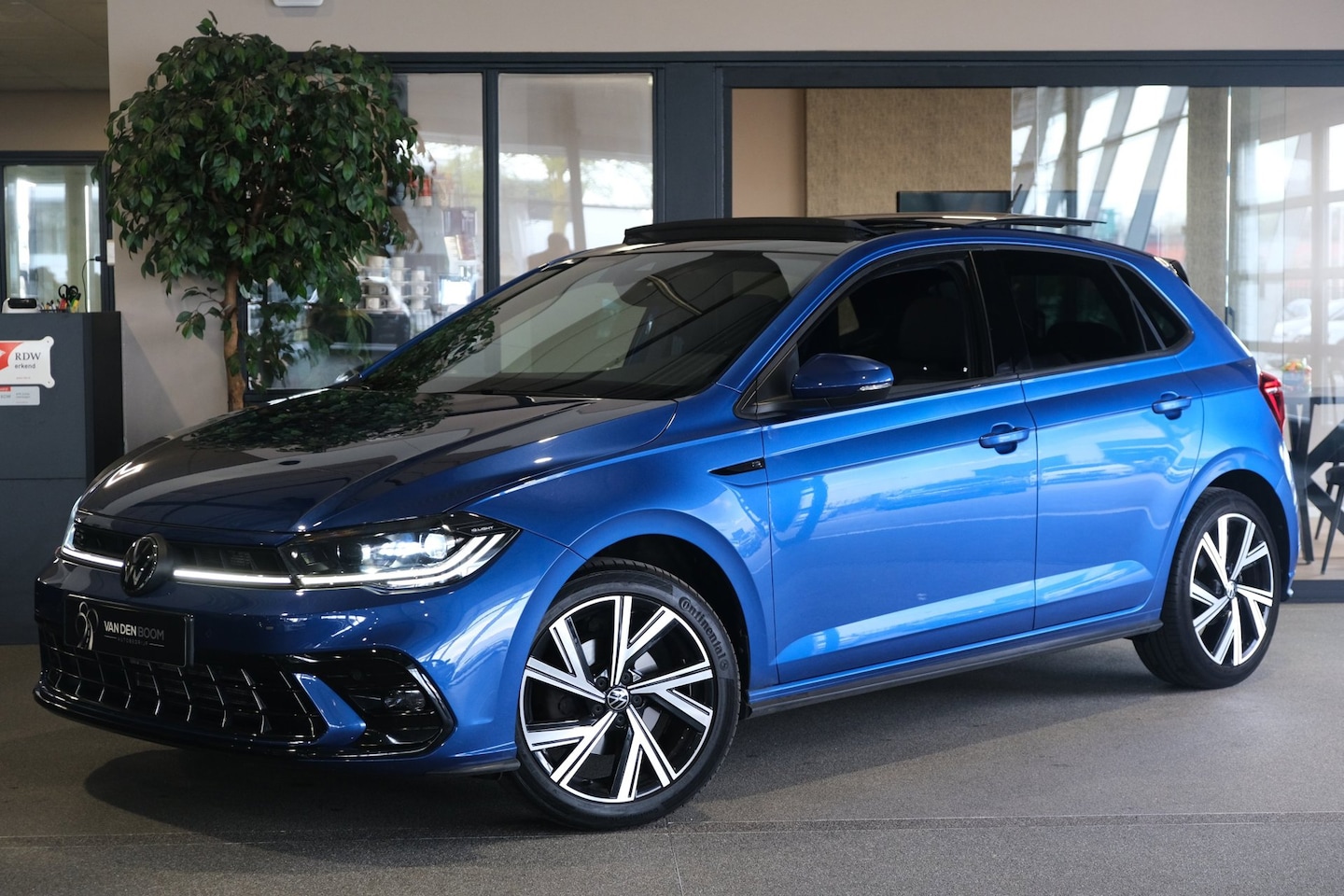 Volkswagen Polo - 1.0 TSI R-Line DSG Pano Navi Led Cam Virtual Acc Pdc - AutoWereld.nl