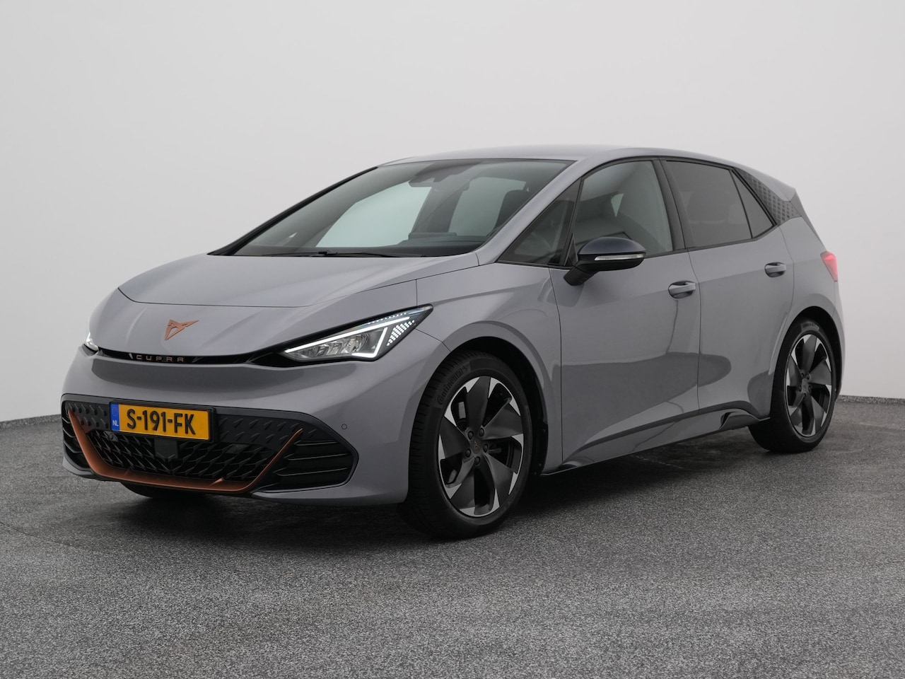 CUPRA Born - Essential 62 kWh | CARPLAY | STUURVERWARMING - AutoWereld.nl