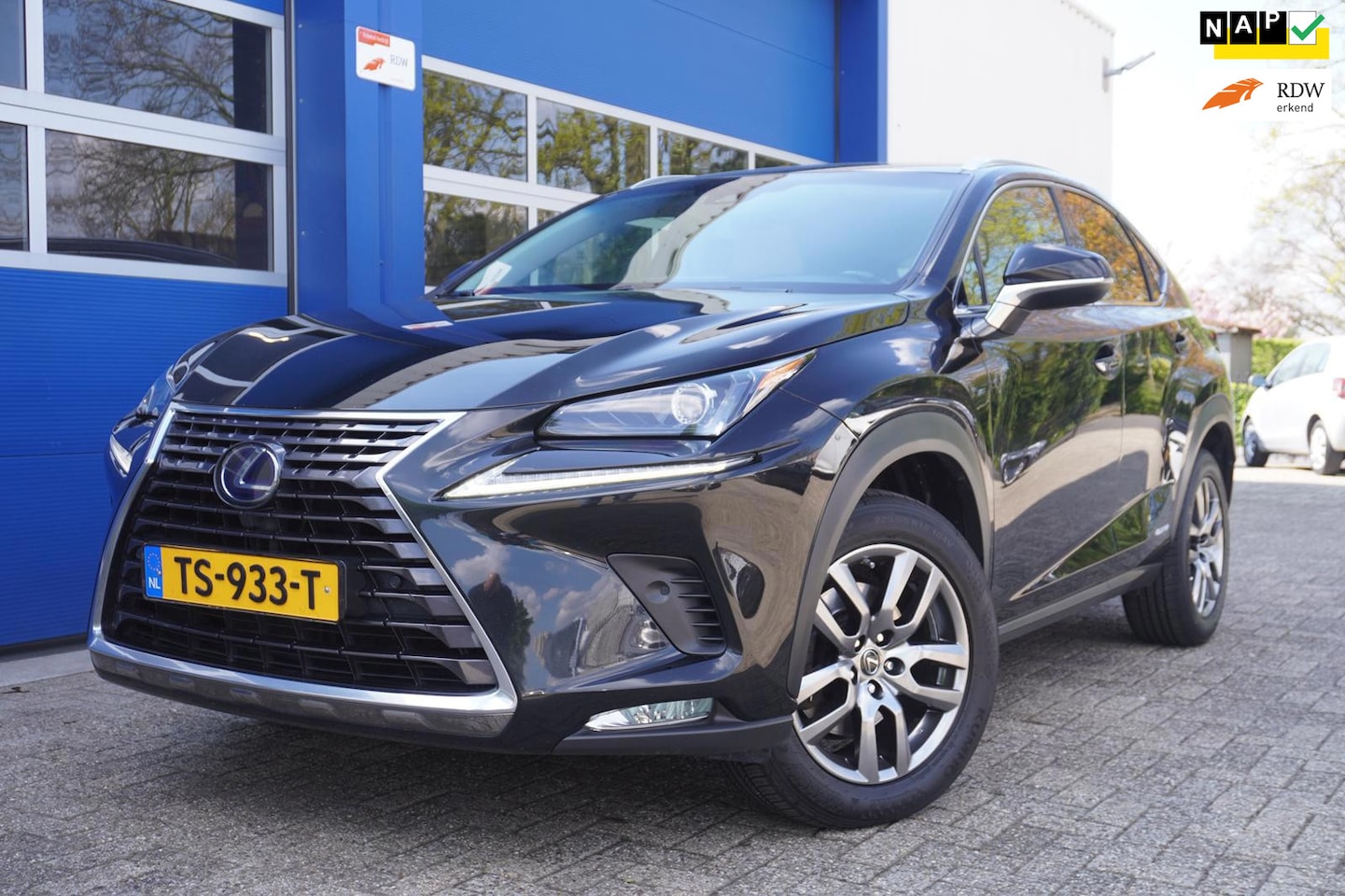 Lexus NX - 300h AWD 300h AWD - AutoWereld.nl