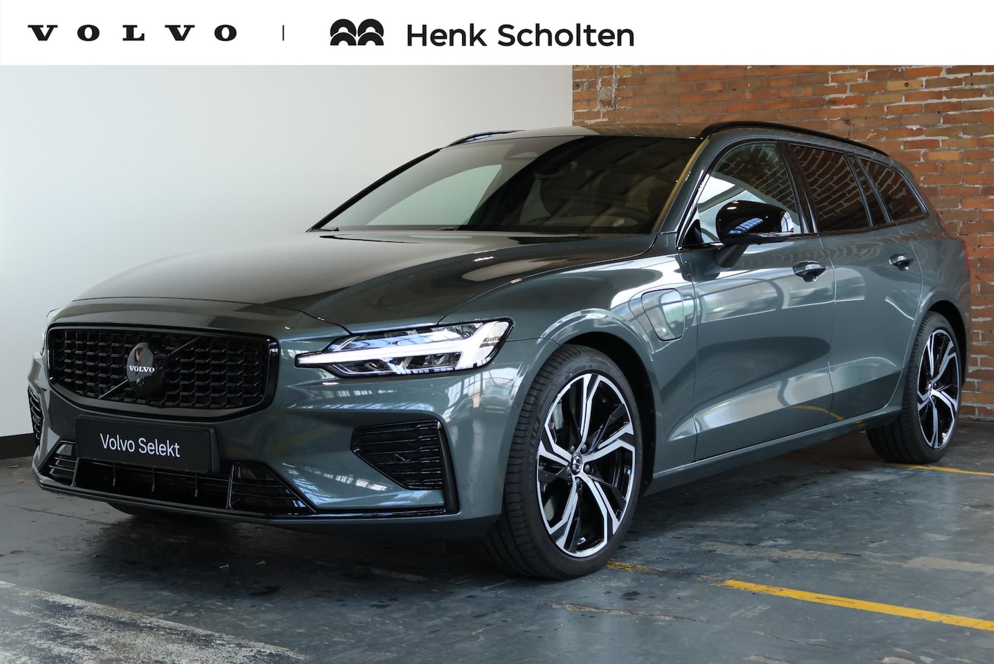 Volvo V60 - T8 Plug-in hybrid AWD Ultra Dark | Head-Up Display | Panoramadak | 360° Parkeercamera | Pr - AutoWereld.nl