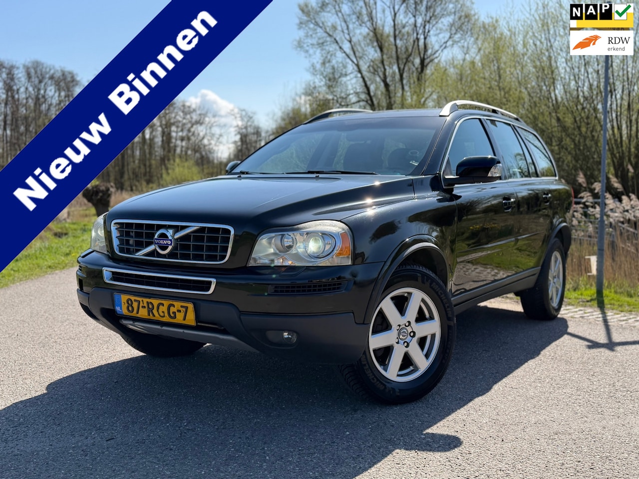 Volvo XC90 - 2.4 D5 Limited Edition Automaat / 7 Persoons / Leder / Navi / Xenon / Trekhaak / Stoelverw - AutoWereld.nl