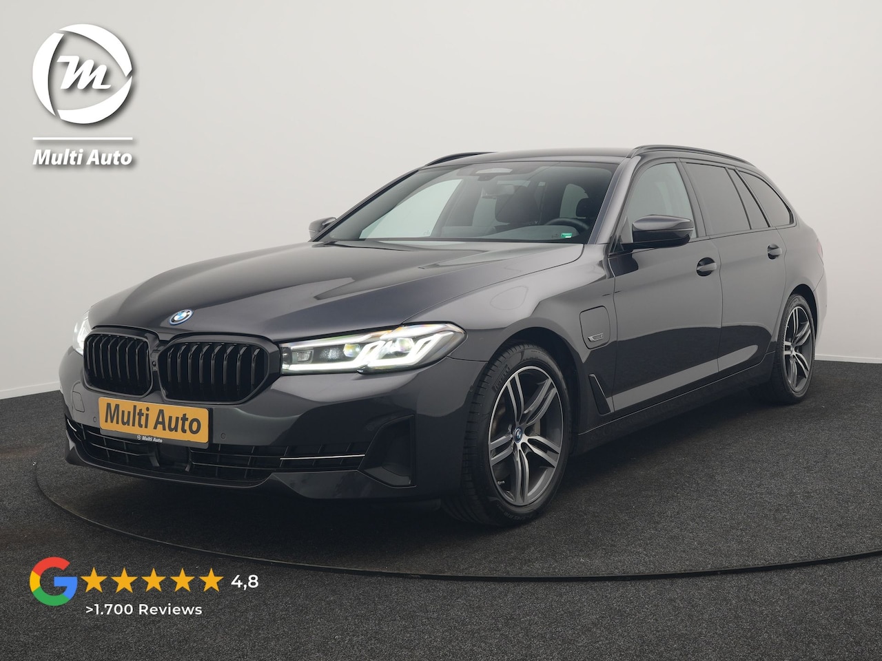 BMW 5-serie Touring - 530e High Executive PHEV 293pk Dealer O.H. Achteras besturing | Trekhaak Af Fabriek | Adap - AutoWereld.nl