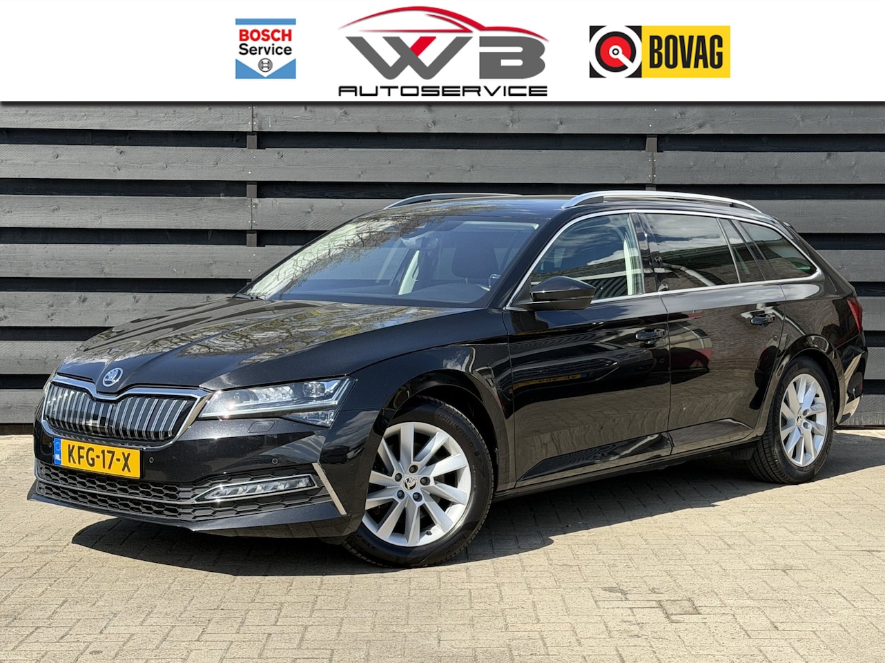 Skoda Superb Combi - 1.4 TSI iV Carplay I ACC I Lane-Assist I Camera - AutoWereld.nl