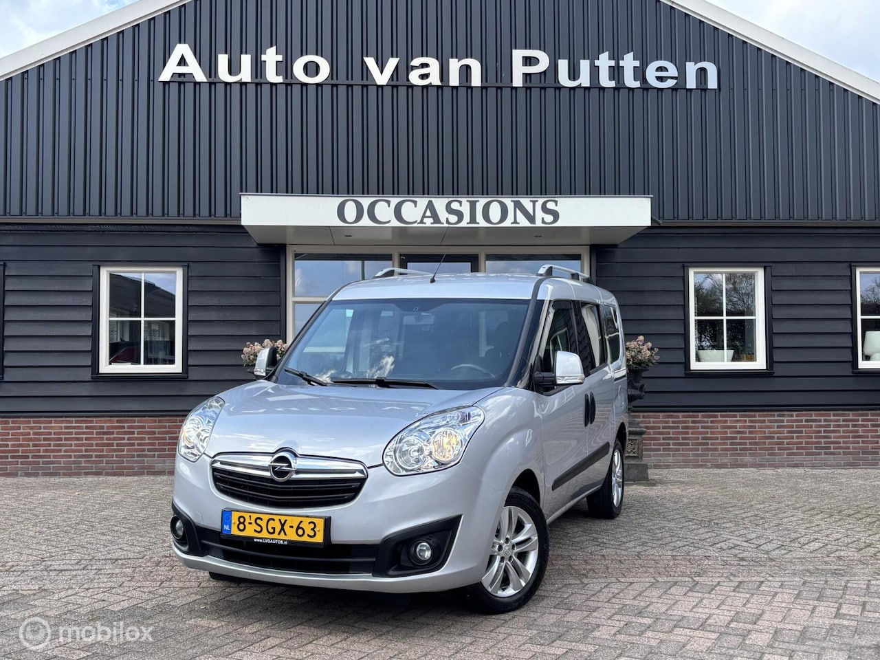 Opel Combo Tour - 1.4 L1H2 Edition / Trekhaak / DB-riem vervang - AutoWereld.nl