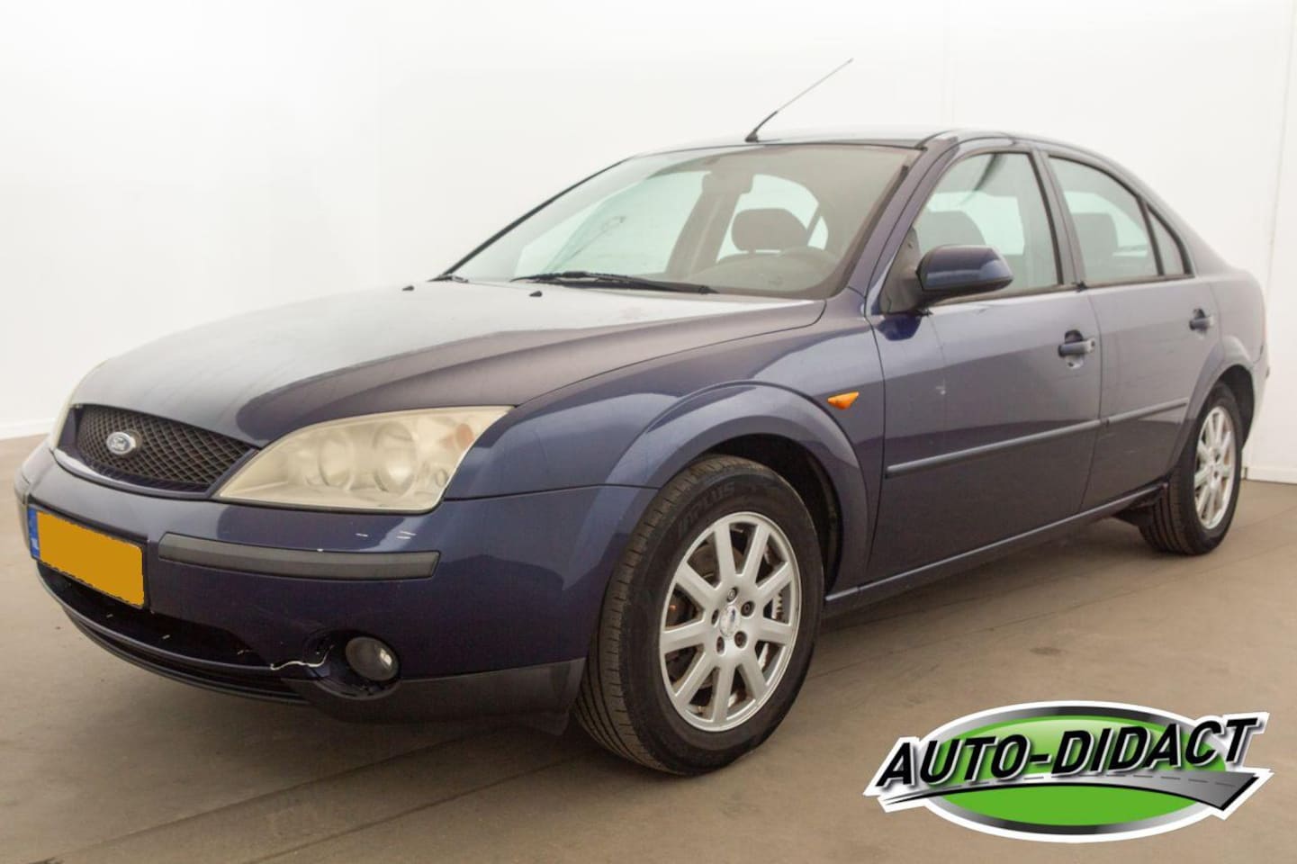 Ford Mondeo - 2.0-16V Trend Airco - AutoWereld.nl