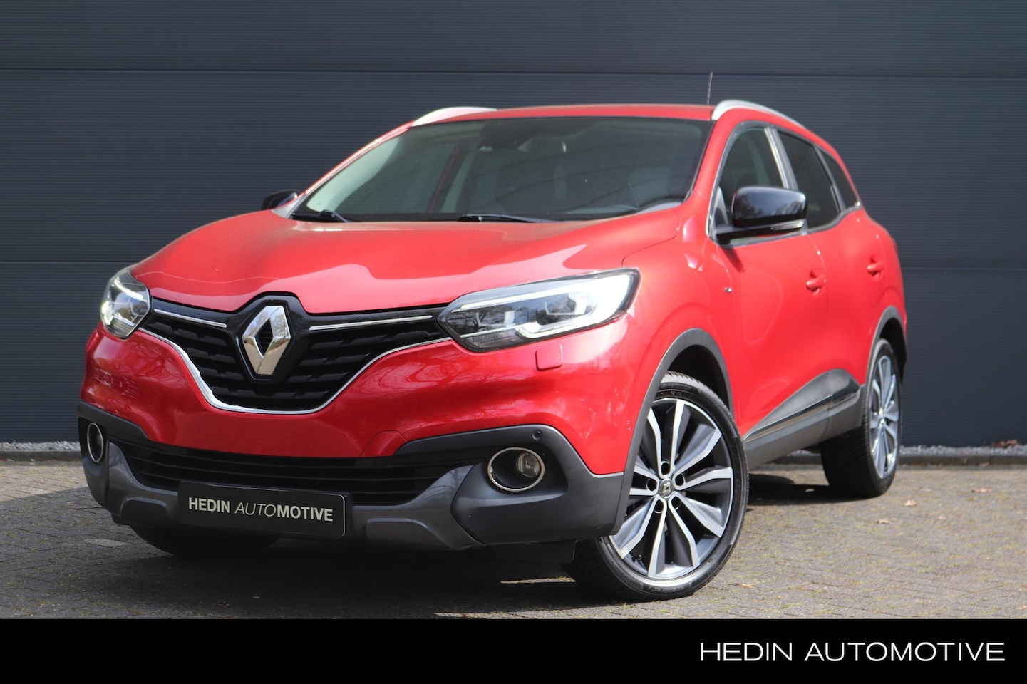 Renault Kadjar - 1.6 TCe Bose | Trekhaak | 1800 KG Trekvermogen | Full Led | DAB | Airco | Sensoren - AutoWereld.nl