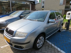 Skoda Fabia Combi - 1.4-16V Spirit+2007 (VEER VOOR GEBROKEN, DUS GEEN APK)