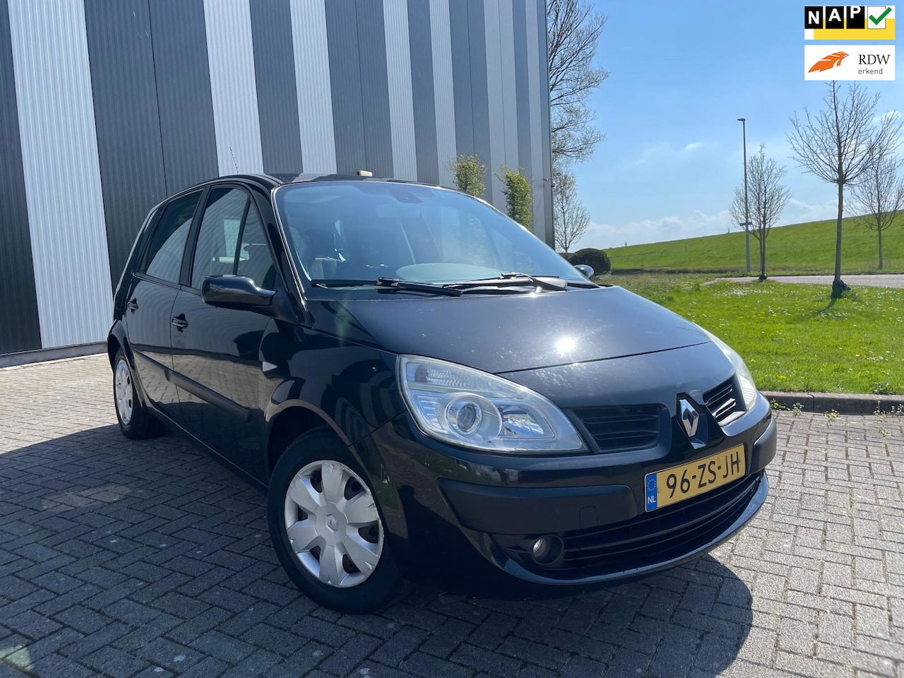 Renault Scénic - 1.6-16V Business Line Automaat-Clima-Cruise-Pdc-Trekhaak - AutoWereld.nl