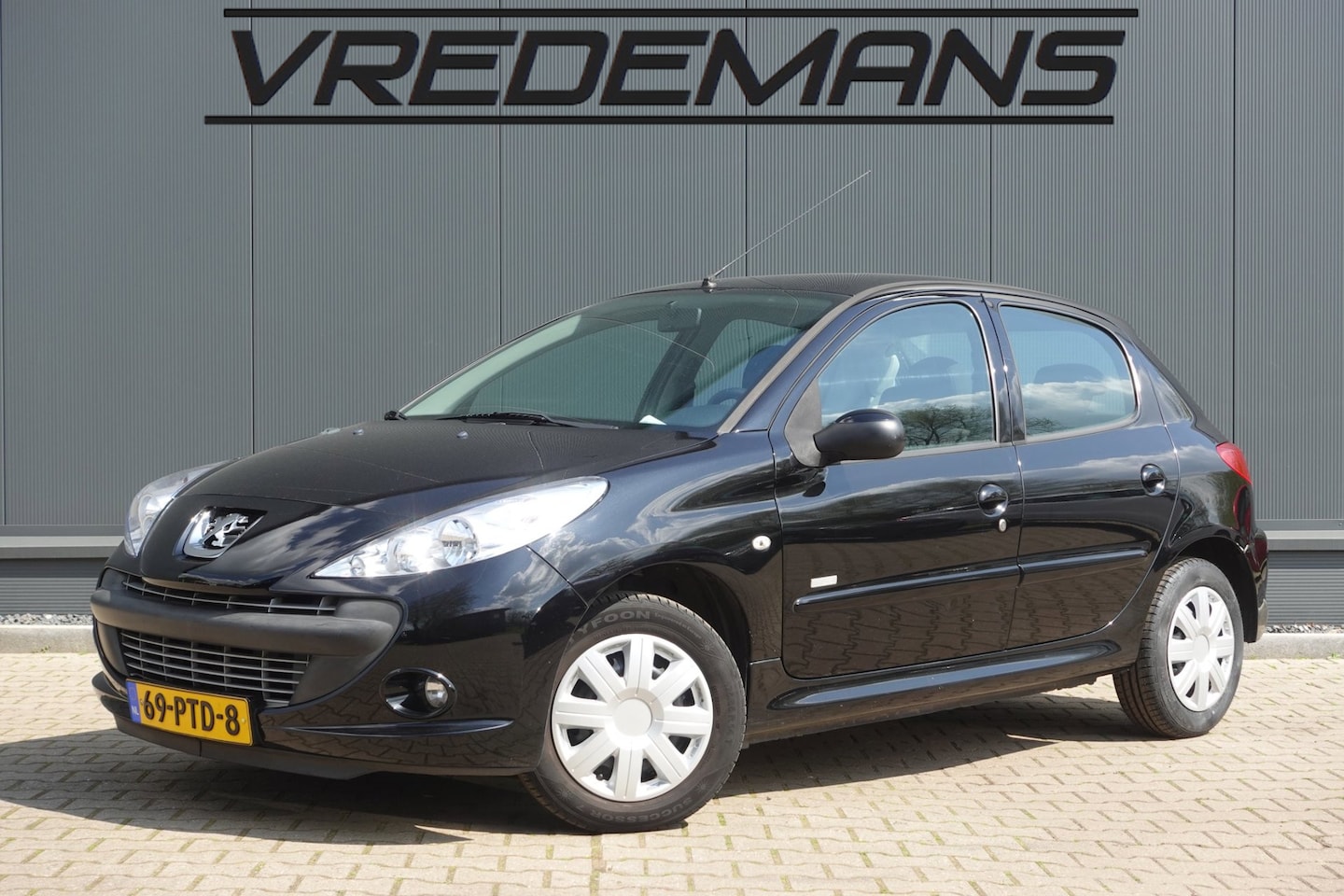 Peugeot 206 - 1.4 Millesim 200 NAP! - AutoWereld.nl