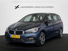 BMW 2-serie Gran Tourer - 218i Business Edition Automaat Sportstoelen Head-Up Navigatie LED Koplampen