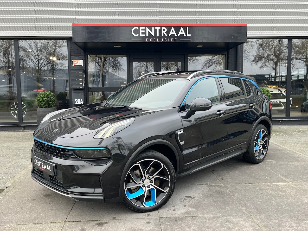 Lynk & Co 01 - Zwarte Hemel|Pano|BTW|Infinity|Memory|NL-Auto|ACC|Keyless|Carplay|Stoelverwarming|Camera - AutoWereld.nl