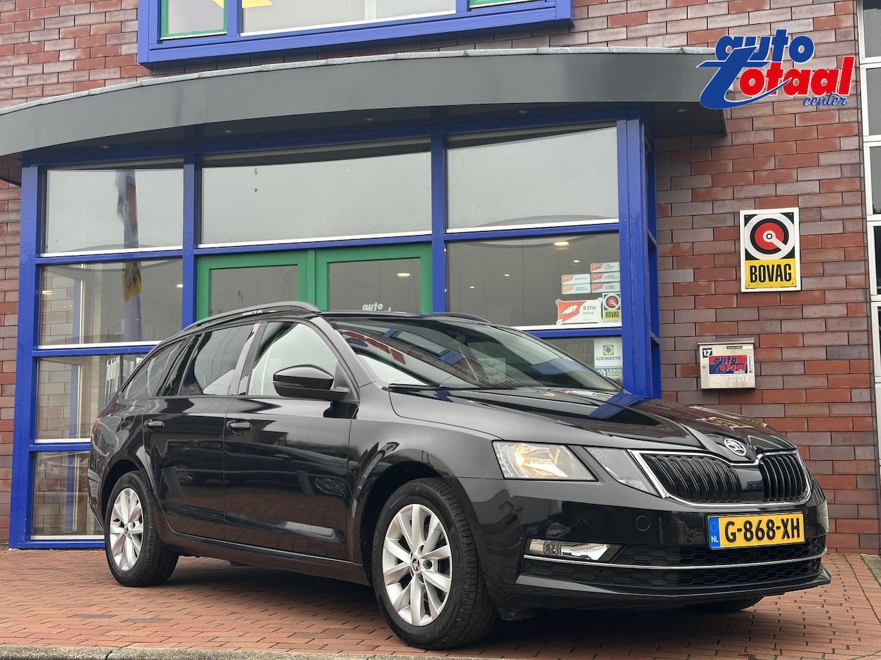 Skoda Octavia Combi - 1.4 TSI Greentech Style Business | Navi | Trekhaak | Stoelverwarming - AutoWereld.nl