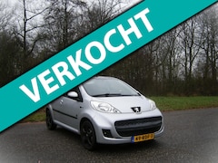 Peugeot 107 - 1.0-12V XR . 5 Drs . Sport . LMV . Airco . Groot navigatie scherm . enz