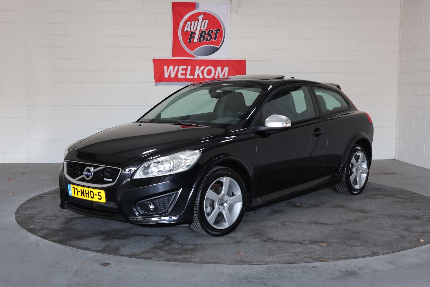 Volvo C30 - 2.0 R-Design 2.0 R-Design, Dealer onderhouden, Schuifdak, Cruise, Climate control, 17 inch, Isofix, Pri - AutoWereld.nl
