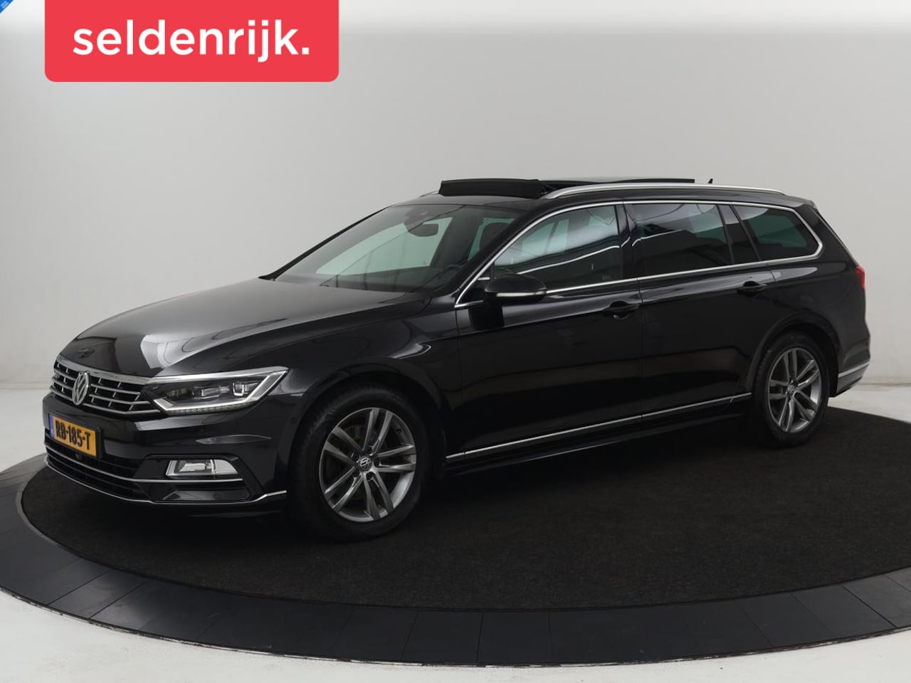 Volkswagen Passat Variant - 1.4 TSI R Line | Panoramadak | Adaptive cruise | 360 Camera | Stoelverwarming | Leder/Alca - AutoWereld.nl