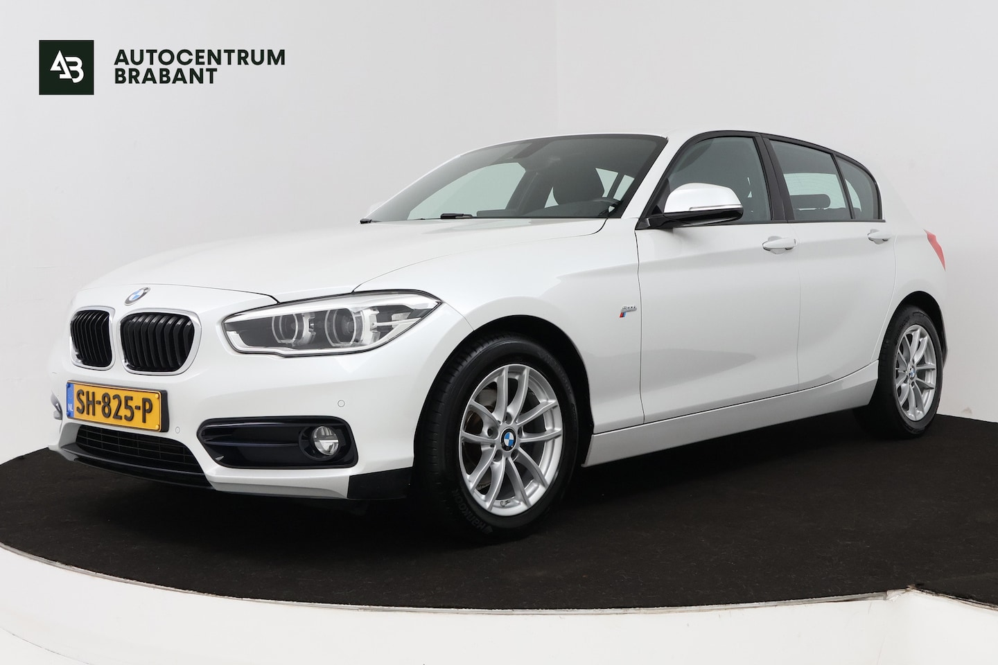 BMW 1-serie - 118i Corporate Lease Executive (NAVIGATIE, CRUISE CONTROL, PARKEERSENSOREN, BLUETOOTH) - AutoWereld.nl