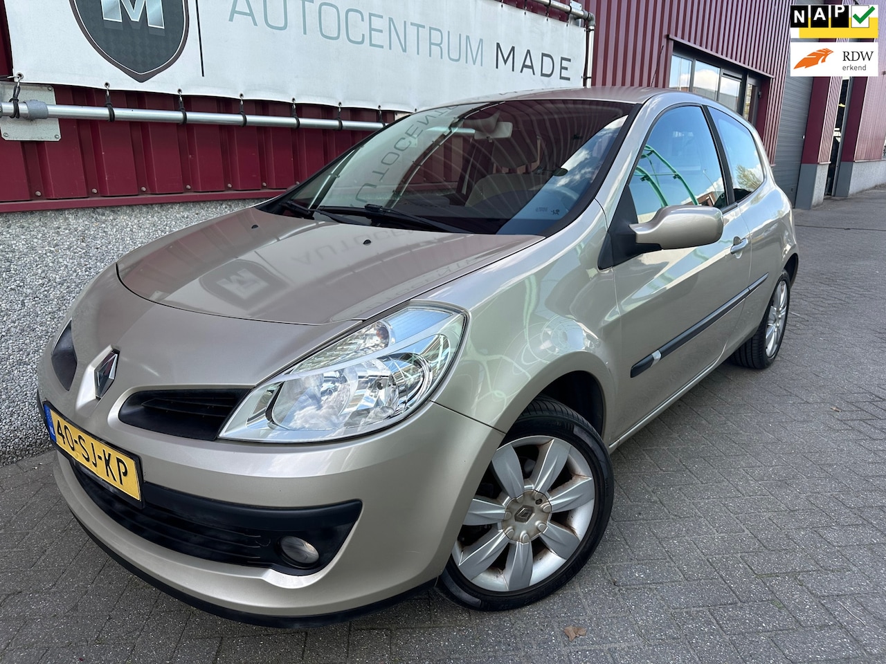 Renault Clio - 1.6-16V Dynamique Luxe // 97 DKM NAP // Clima // Cruise .C // - AutoWereld.nl