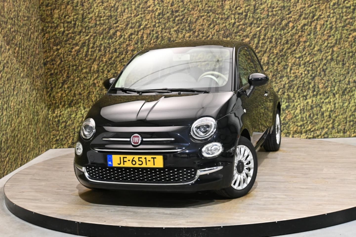 Fiat 500 - 1.2 Lounge | Panoramo | Airco | Lage km's! - AutoWereld.nl