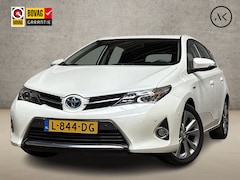 Toyota Auris - 1.8 Hybrid Sport Automaat (NAVIGATIE, CAMERA, STOELVERWARMING, SPORTSTOELEN, LM VELGEN, KE