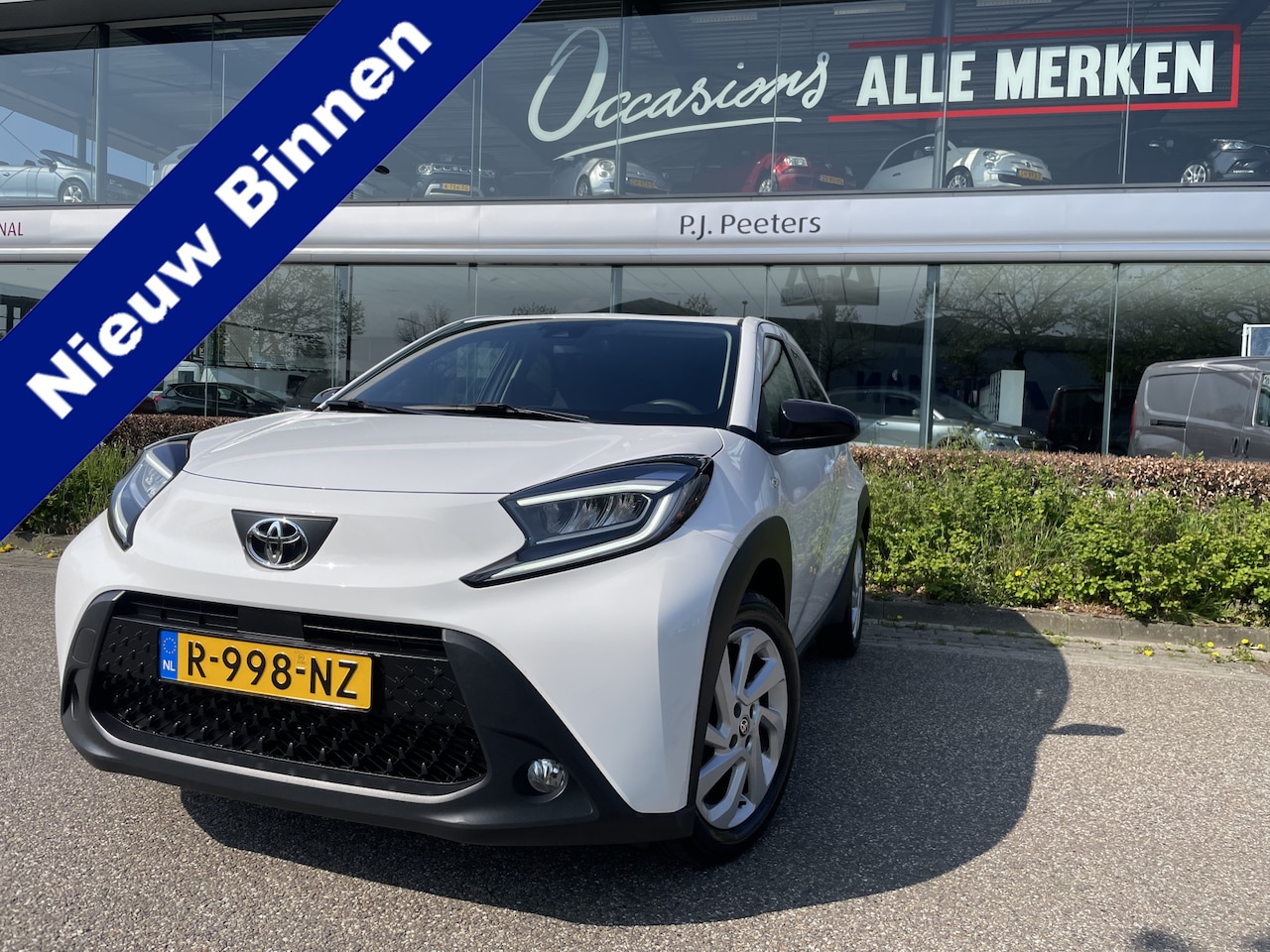 Toyota Aygo X - 1.0 VVT-i MT first Achteruitrijcamera - Airco - Apple carplay - Bluetooth - Cruise control - AutoWereld.nl